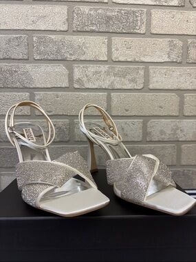 Badgley Mischka Brinlee Open Toe Heels with Crystals Size 10 White Satin